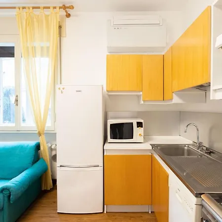 Apartment Lame, By Short Holidays *